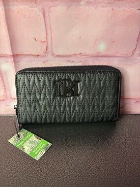 Badgley Mischka Black Quilted Zip-Around Wallet